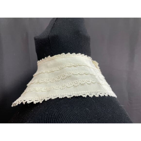 Vintage Detachable Muslin and Lace Collar, Cream - Picture 5 of 6